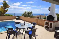 Detached Villa with 2 Bedrooms, Private Pool and special Panoramic Sea Views - Havudsigt