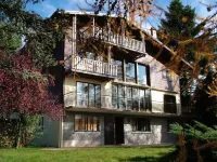 New apartment, superb lake and mountain views.