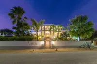 An amazing private villa with an magnificent view over the Caribbean Sea