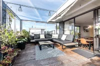 Unieke en Moderne Water Villa in de Buurt van Schiphol en Amsterdam