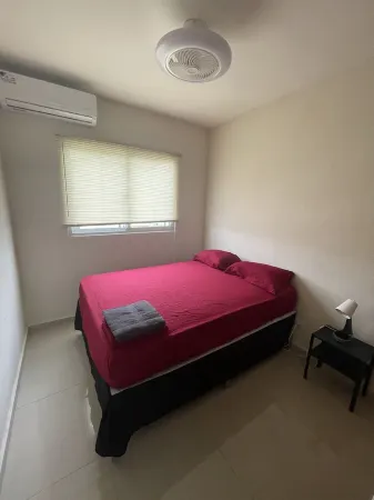 Minimalist 2-Bedroom 3FL loft Apt 20 mins from SDQ Отели рядом с достопримечательностью «Маяк Колумба»