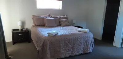 SPACIOUS METHVEN CRASH PAD