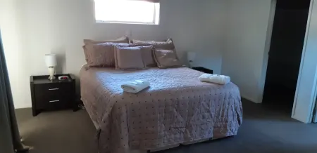 SPACIOUS METHVEN CRASH PAD Отели в г. Метвен