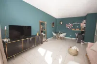 Very nice 2-room apartment in the forest 10 minutes from the beach
