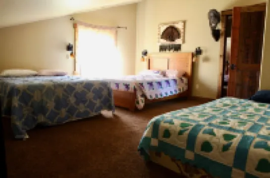 14,229sqft Estate on 8ac w/ 4100sqft Guest home TikiBar HotTub Overlooking GNP!