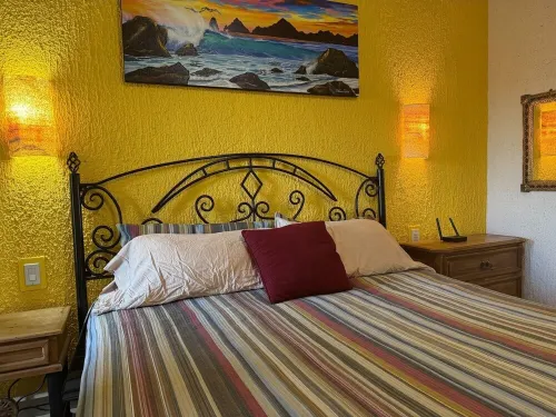 Newly remodeled! 2 bed/2 bath with fantastic ocean and pool views! New kitchen!