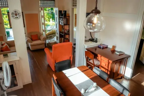 Cheerful 3-bedroom villa with on premises parking