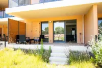 New studio with garden, in residence with swimming pool