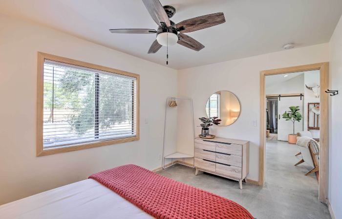 Modern Joshua Tree Bungalow with Fire Pit and BBQ!