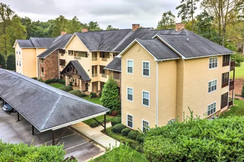 Condo on Kingwood Golf Course ~ 3 Mi to Main St!