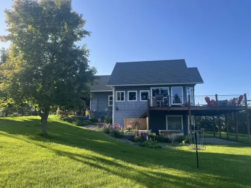 Stunning Bigfork Retreat 4Br/3BA Mountain Views & Montana Charm. Hike Golf Fish! - 홈스테이