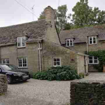 Well Cottage B&B Hotel Exterior