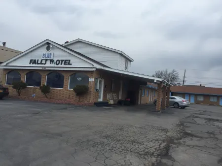 Blue Falls Motel