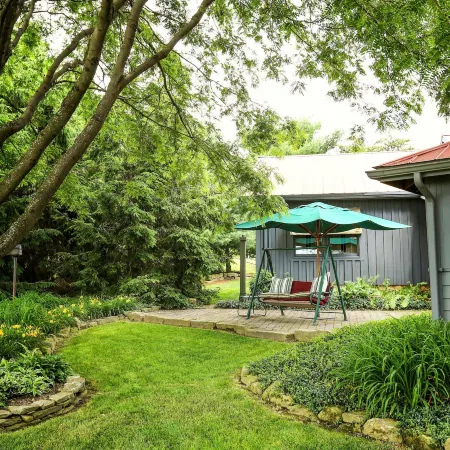 Deer Creek Winery and Watson Estate Bed & Breakfast