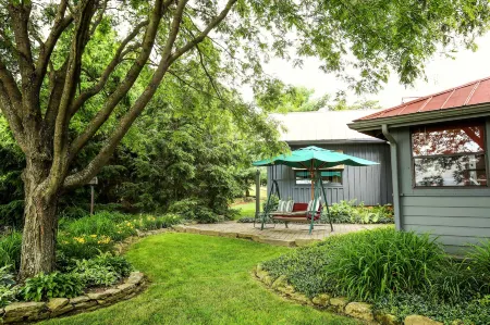 Deer Creek Winery and Watson Estate Bed & Breakfast Отели рядом с достопримечательностью «Грэйт Кросс оф Крайст»