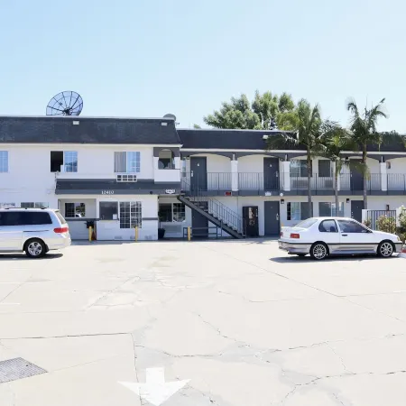 Value Inn Bellflower