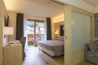 Alpholiday Dolomiti Wellness & Family Hotel Hôtels à : Commezzadura
