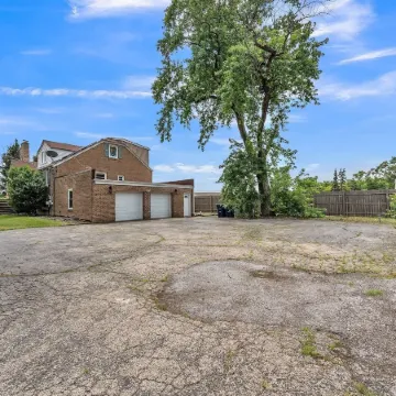 Serene & Charming 5Br des Plaines Getaway 5 Bedroom Home by RedAwning
