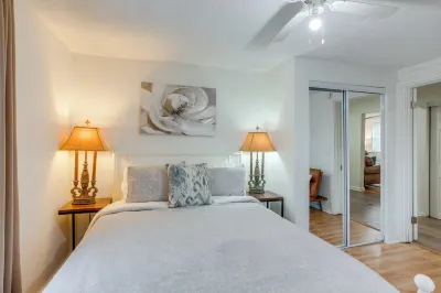 Rural Retreat Near Golf Courses in Ottawa Lake! Hotels near Splash Universe Resort