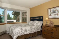 Quickdraw by Kabino Satellite WiFi Awesome Location Sleds Welcome Condo on Golf Course - parking