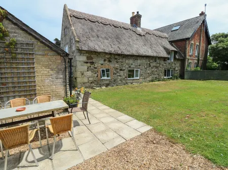 Hill Farm Cottage Отели рядом с достопримечательностью «Tapnell Farm Holiday Destination»