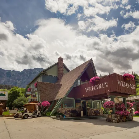 Twin Peaks Lodge & Hot Springs