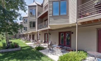 Ground Floor on River Trail, Walk to Ski 1 Bedroom Condo by RedAwning