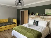 James' Place at the Park - 4-Star
