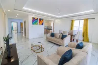 3br Luxurious apt facing beach and central to all amenities/entertainment!