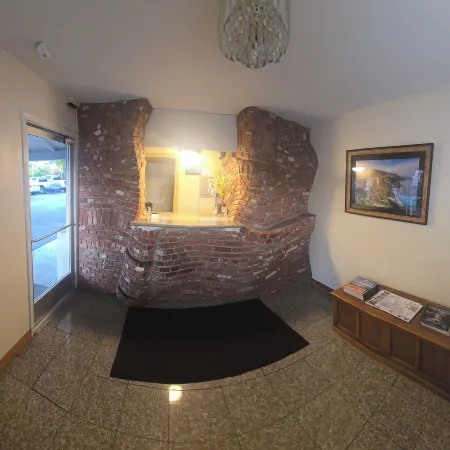National 9 Motel
