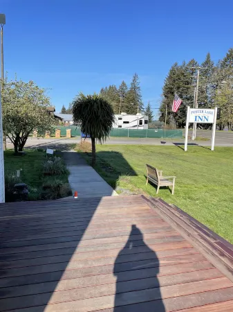 Foster Lake Inn