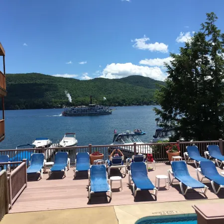 Lake Crest Inn