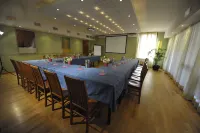 Ca' Del Lupo Hotels in Benevello