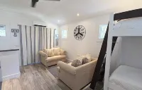 Charming Cottage with Screened Porches and Outdoor Showers - Cozy Retreat Hotels in Ocracoke