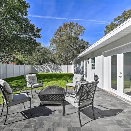 Walk to Lake Dora! Fire Pit & Patio