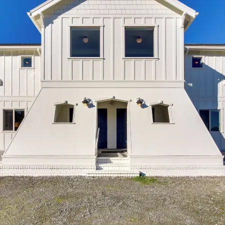 Scenic Bandon Vacation Rental w/ Beach Access!