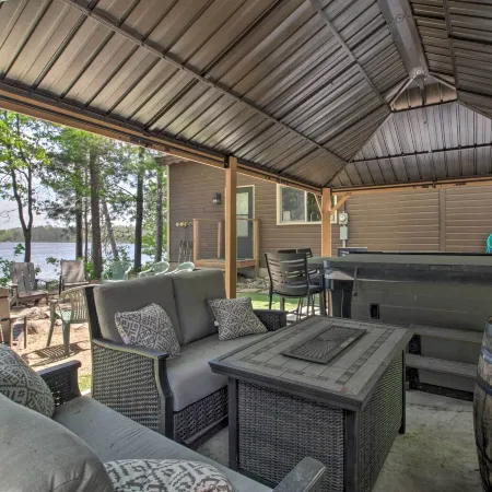 Loon Lake Lodge' w/ Dock, Sauna & Hot Tub!