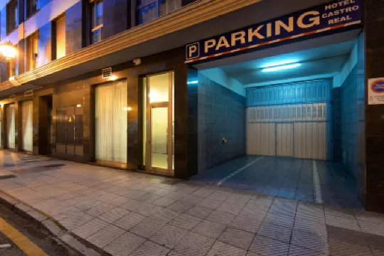 卡斯特羅里爾酒店