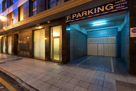 卡斯特羅里爾酒店