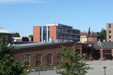 GreenStar Hotel Jyväskylä Отели рядом с достопримечательностью «Университет прикладных наук Ювяскюля»