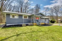 Cozy Dubois Home w/ Deck ~ 8 Mi to Treasure Lake! - Wi-Fi