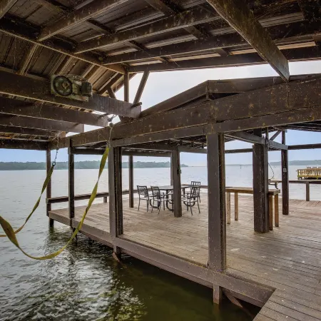 Waterfront Yantis Retreat w/ Deck & Zipline!