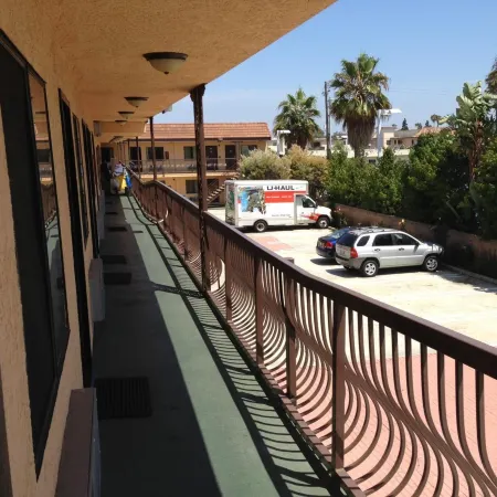 Del Amo Inn