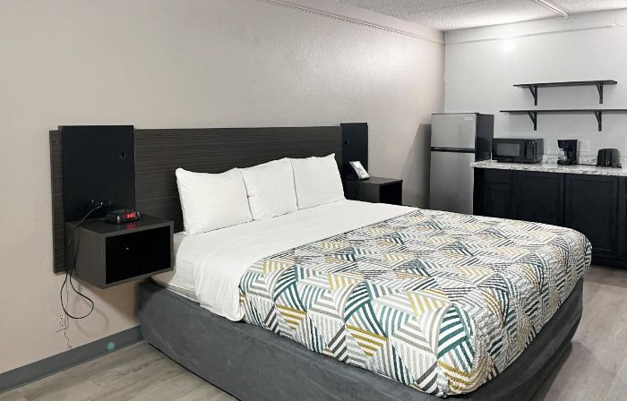 Motel 6 Fresno, CA - Blackstone North