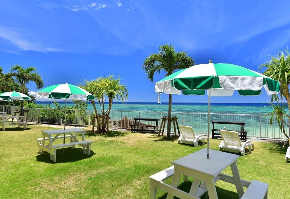 추라우미 온 더 비치 모토부 야경