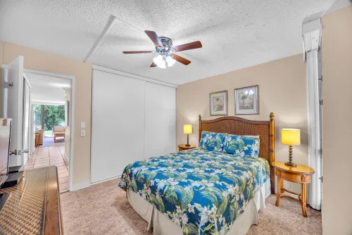 Ground Floor Condo Walking Distance to Beach