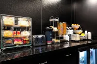 Cobblestone Hotel & Suites - Lynden - breakfast