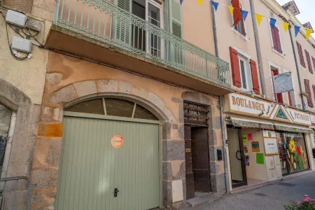 Les Suites de Bellac Отели в г. Домпьер-Лез-Эглиз