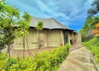 Palau Carolines Resort Hotels in Meyungs