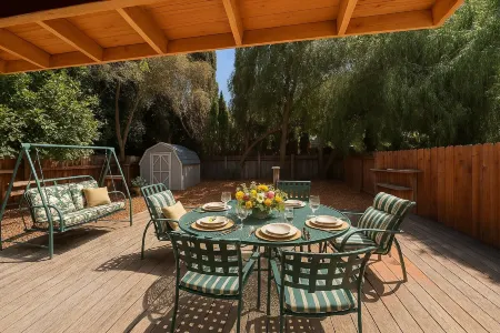 Walk to Google 3BR Home Yard & Kitchen